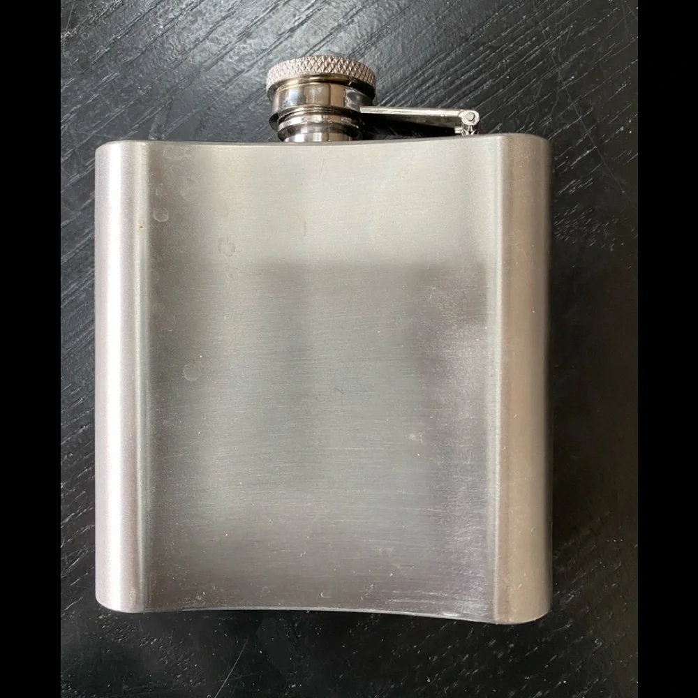 Cabi flask - Picture 2 of 2